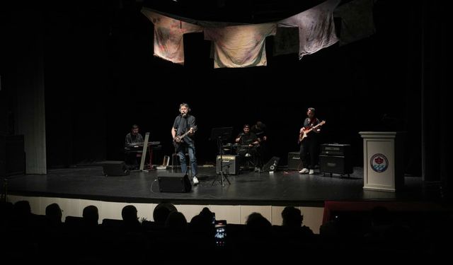 "TRABZON’DA 5. ULUSLARARASI TİYATRO FESTİVALİ BAŞLADI"
