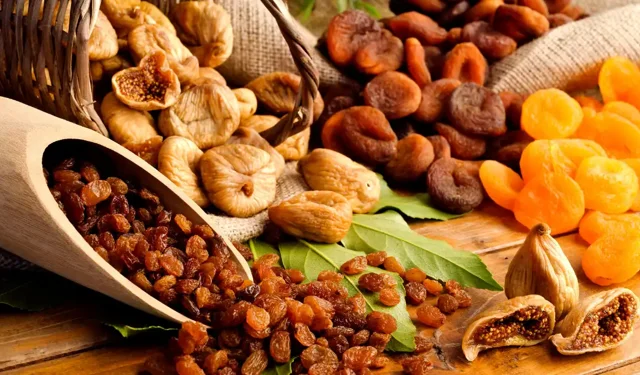 "KURU MEYVE İHRACATINDA İLK ÇEYREKTE 404 MİLYON DOLARLIK GELİR"