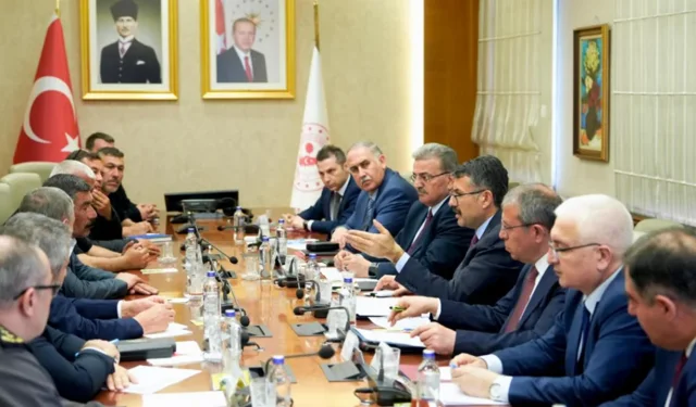 "MADEN İŞÇİLERİNİN EYLEMİ SONA ERDİ: TARAFLAR UZLAŞTI"