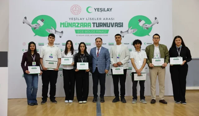 "YEŞİLAY LİSELER ARASI MÜNAZARA TURNUVASI EGE BÖLGE FİNALİ TAMAMLANDI"