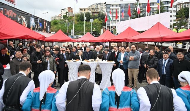 "TRABZON’DA 26. ULUSLARARASI KARADENİZ TİYATRO FESTİVALİ BAŞLADI"