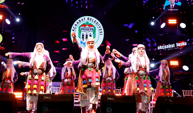 Horonun Başkentinde Festival Coşkusu: Akçaabat Dünyayı Aynı Halkada Buluşturdu