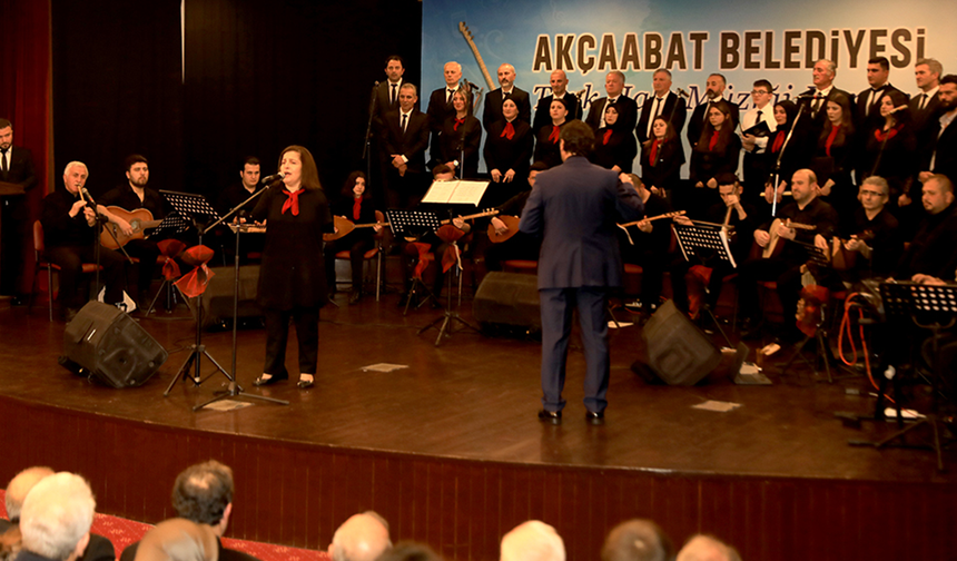 Akçaabat Belediyesi Türk Halk Müziği Korosu’ndan Muhteşem Konser