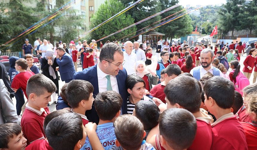 BAŞKAN EKİM YENİ EĞİTİM ÖĞRETİM YILINDA ÖĞRENCİLERLE BULUŞTU