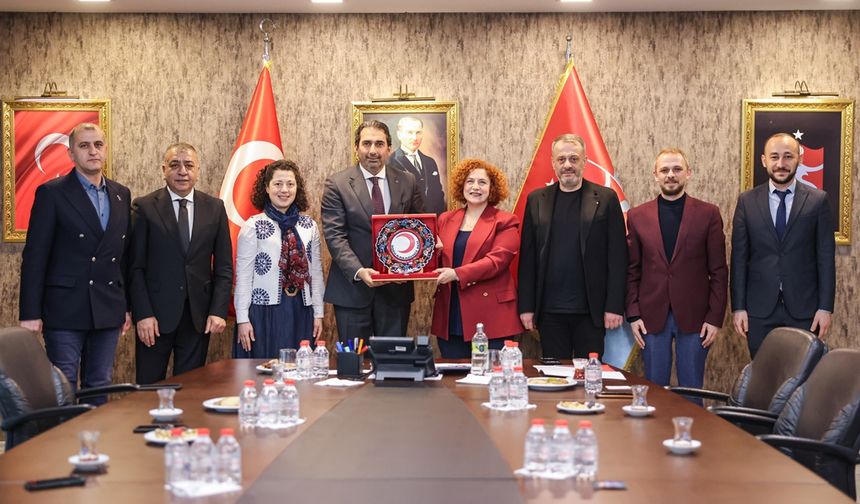 "KIZILAY KARADENİZ BÖLGE MÜDÜRÜ BARAN'DAN TRABZONSPOR'A ZİYARET"