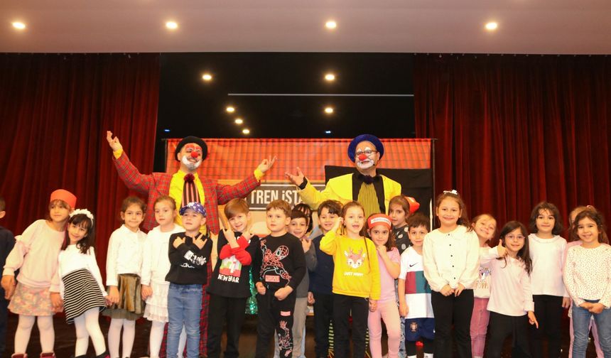 "MİNİK KALPLERİN PERDESİ AKÇAABAT’TA ARALANIYOR"