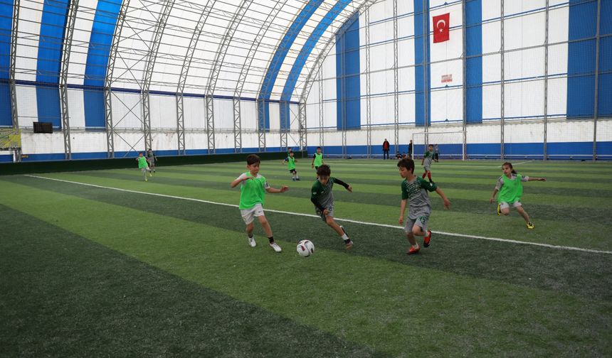 "FUTBOL TURNUVASI COŞKU VE DOSTLUKLA TAMAMLANDI"