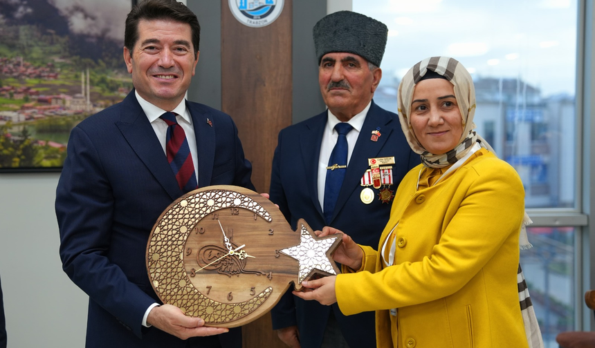 "BAŞKAN KAYA, KIBRIS GAZİLERİNİ VE ŞEHİT AİLELERİNİ AĞIRLADI"