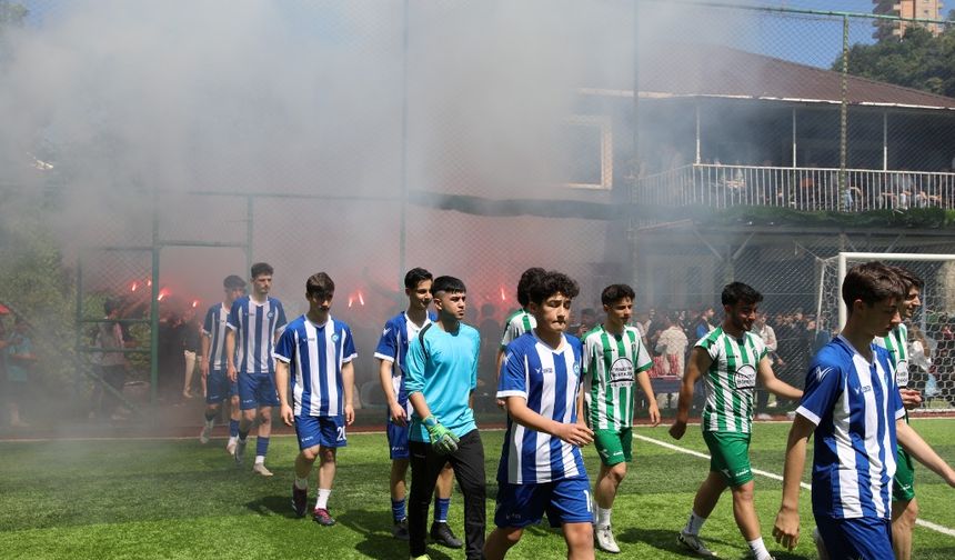 "AKÇAABAT’TA 19 MAYIS’A ÖZEL FUTBOL TURNUVASI NEFES KESTİ"