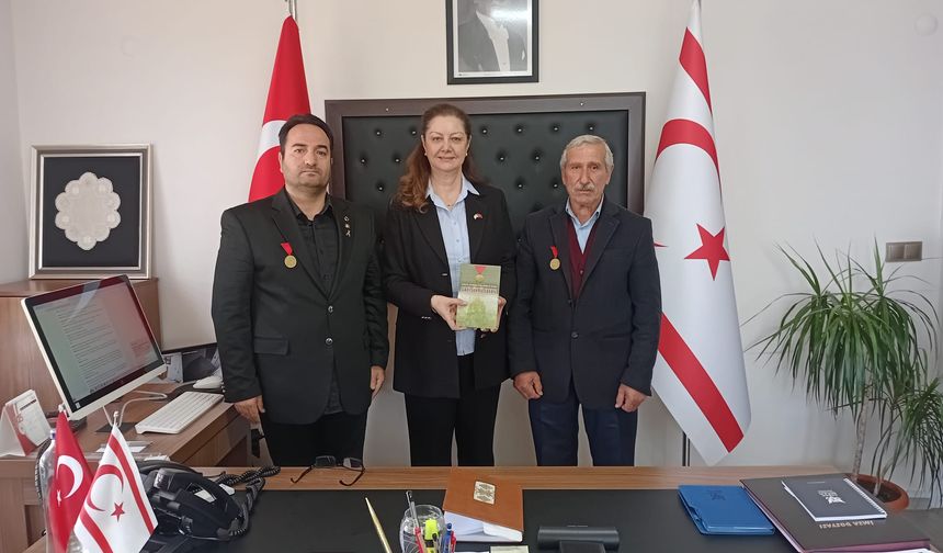 "GAZİ TORUNLARINDAN KKTC TRABZON BAŞKONSOLOSUNA ZİYARET"
