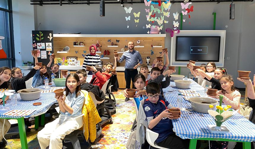 "BÜYÜKŞEHİR TOHUMLARIN GELECEĞE AKTARILMASI İÇİN DESTEK VERİYOR"