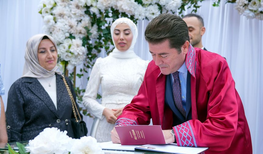 "HASAN PAŞA ASKER HAMAMI MÜZESİ’NDEKİ İLK NİKAHI, BAŞKAN KAYA KIYDI"