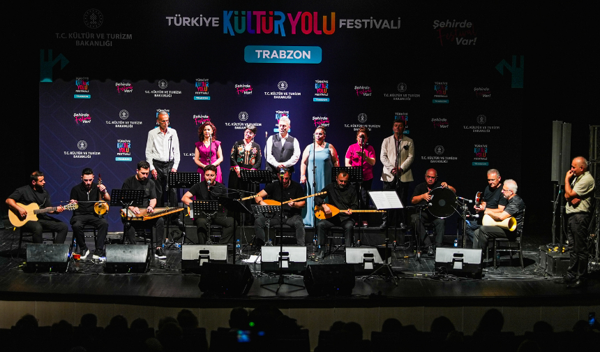 "KÜLTÜR SANAT RÜZGARI ESİYOR"