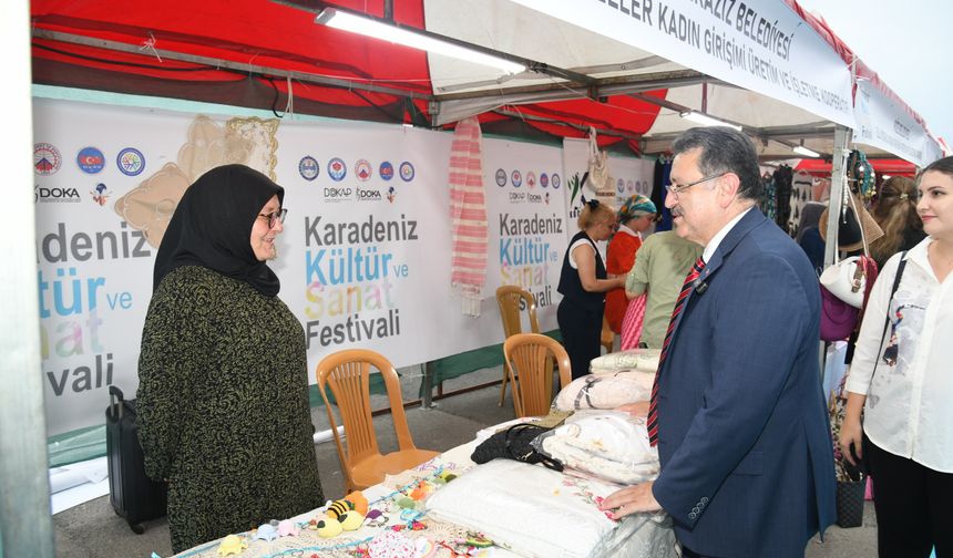“ÜRETEN KADINLARIMIZA DESTEK VERMEK GÖREVİMİZDİR”