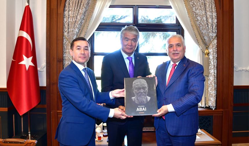 "VALİ AZİZ YILDIRIM TÜRKSOY HEYETİ İLE MAKAMINDA BİR ARAYA GELDİ"