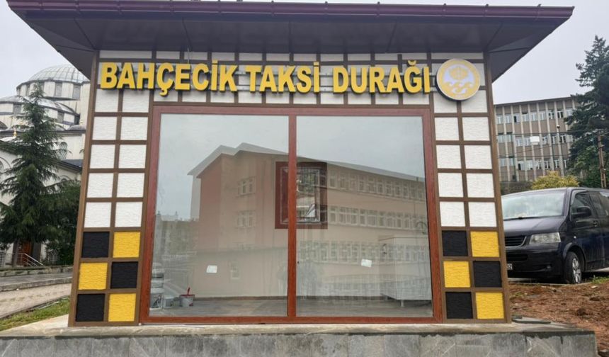 "BÜYÜKŞEHİR, TAKSİ VE DOLMUŞ DURAKLARINI YENİLİYOR"