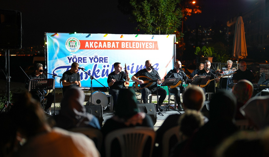 “SÖĞÜTLÜ SAHİLİNDE TÜRKÜLERLE DOLU BİR GECE”