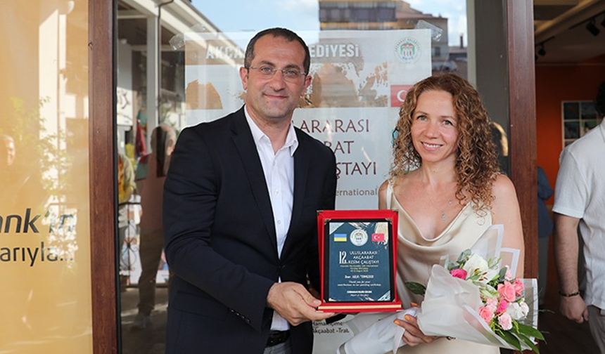 "12. ULUSLARARASI AKÇAABAT RESİM ÇALIŞTAYI SERGİ AÇILIŞI GERÇEKLEŞTİ"