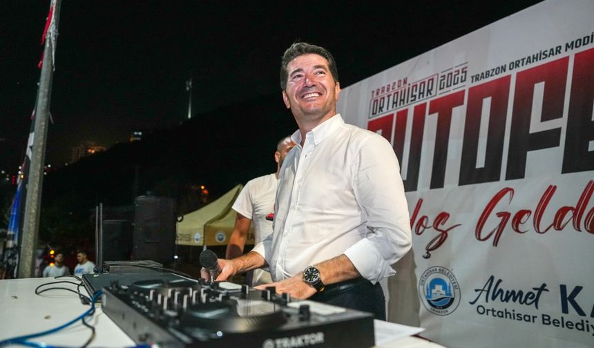 "BAŞKAN KAYA, AUTOFEST 2025 ORTAHİSAR FESTİVALİ’NİN AÇILIŞINA KATILDI"