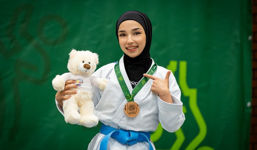 "BÜYÜKŞEHİR SPORCUSU KEYDANUR AVRUPA ÜÇÜNCÜSÜ"