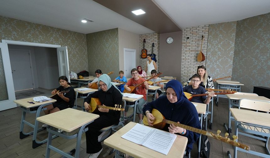 "AKÇAABAT’TA 2.975 ÖĞRENCİNİN KATILDIĞI KURSLAR TAMAMLANDI"