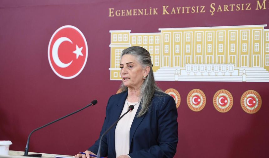 "CHP TRABZON MİLLETVEKİLİ AV. SİBEL SUİÇMEZ’DEN 11 EKİM DÜNYA KIZ ÇOCUKLARI GÜNÜ AÇIKLAMASI"