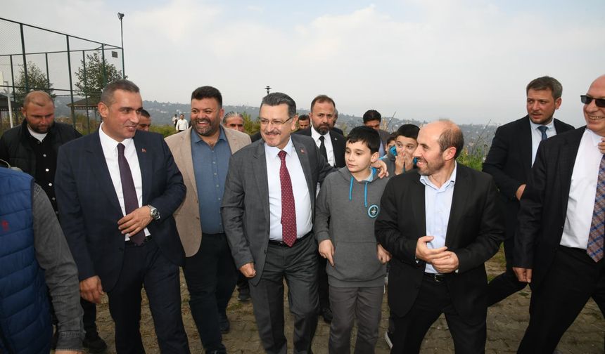 "BAŞKAN GENÇ’TEN ÖĞRENCİLERE OYUN SAHASI MÜJDESİ"