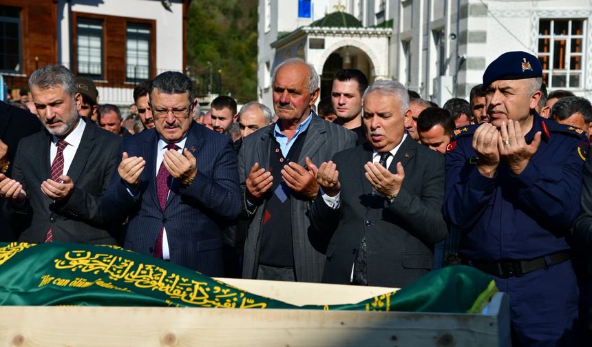 "VALİ AZİZ YILDIRIM, SELAHATTİN ERDOĞAN’IN CENAZE TÖRENİNE KATILDI"