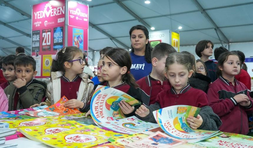 "KİTAP ŞÖLENİNDE SON İKİ GÜN"