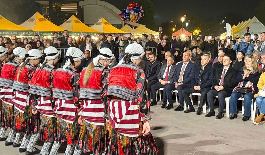 "AKÇAABAT BELEDİYESİ HALK OYUNLARI EKİPLERİ GAZİANTEP’TE GÖZ DOLDURDU"