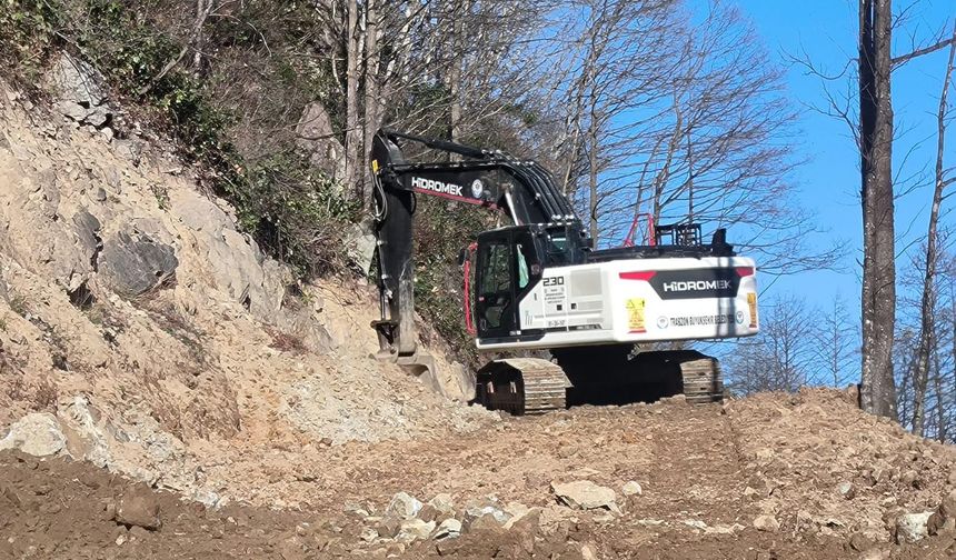 "TRABZON’UN 18 İLÇESİNDE YOLLAR KONFORA KAVUŞUYOR"