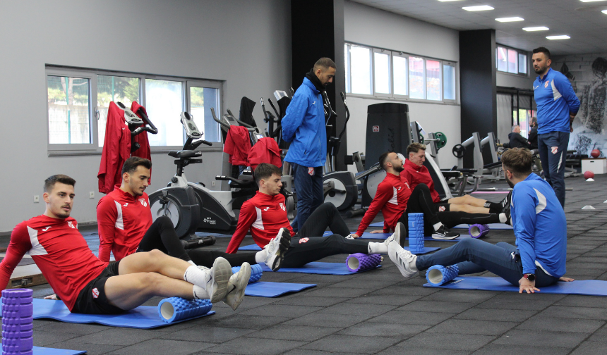 "SEBAT GENÇLİK SPOR SALONDA ÇALIŞTI"