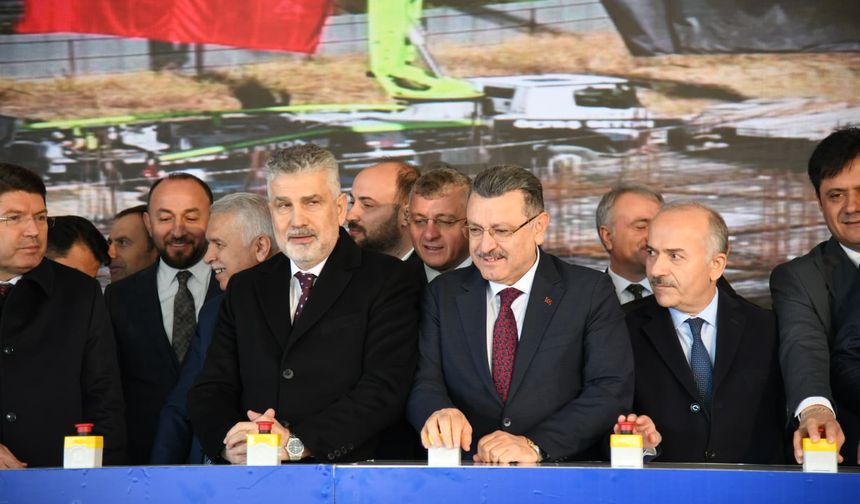 "BAŞKAN GENÇ YENİ ADALET SARAYI OF’A HAYIRLI OLSUN"