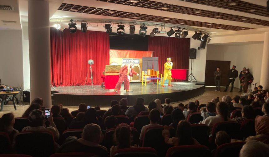 "AKÇAABAT’TA KÜLTÜR VE SANAT ETKİNLİKLERİ ARALIKSIZ DEVAM EDİYOR"