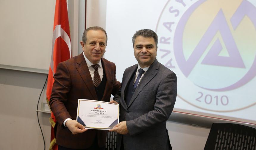 "DİJİTAL ÇAĞDA GAZETECİLİK SÖYLEŞİSİ DÜZENLENDİ"