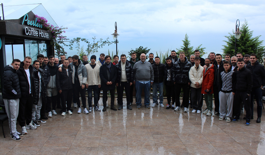 "TAKIMA KAHVALTI İKRAM EDİLDİ"