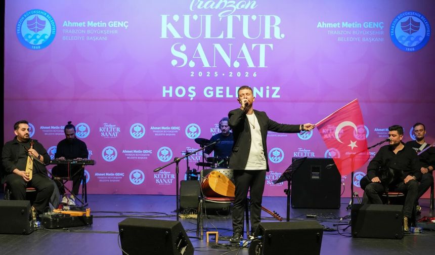 "VOLKAN ARSLAN’DAN TÜRK BAYRAĞIYLA ANLAMLI KONSER"