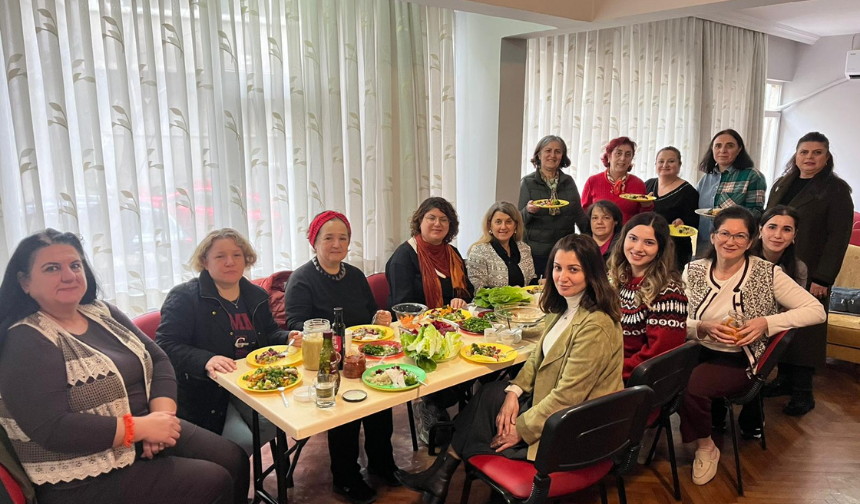"DR. MERYEM DEMİRKIR SAĞLIKLI BESLENMENİN PÜF NOKTALARINI VE GLUTENSİZ MUTFAĞIN İYİLEŞTİRİCİ GÜCÜNÜ ANLATTI”