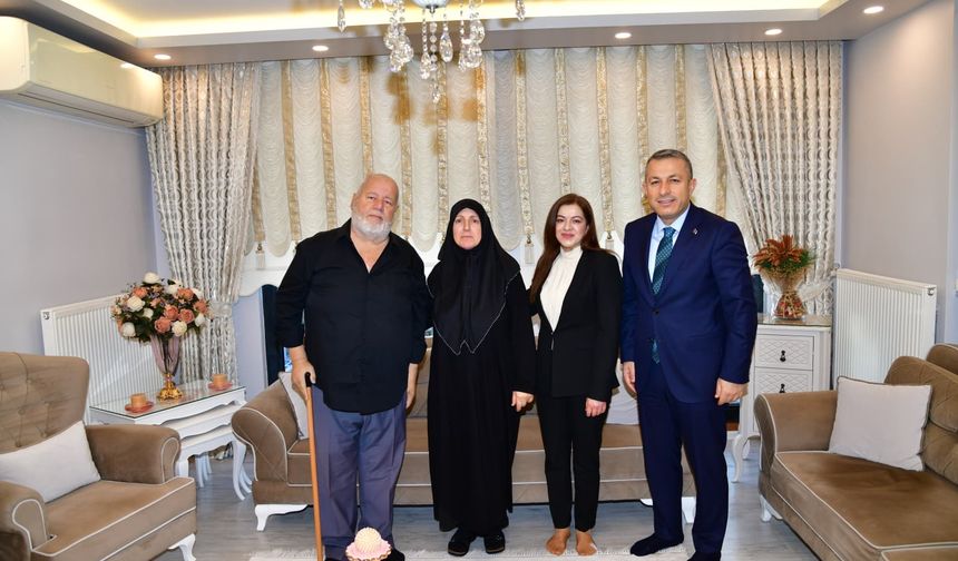 "VALİ ŞAHİN VE HANIMEFENDİDEN ŞEHİT AİLESİNE ZİYARET"