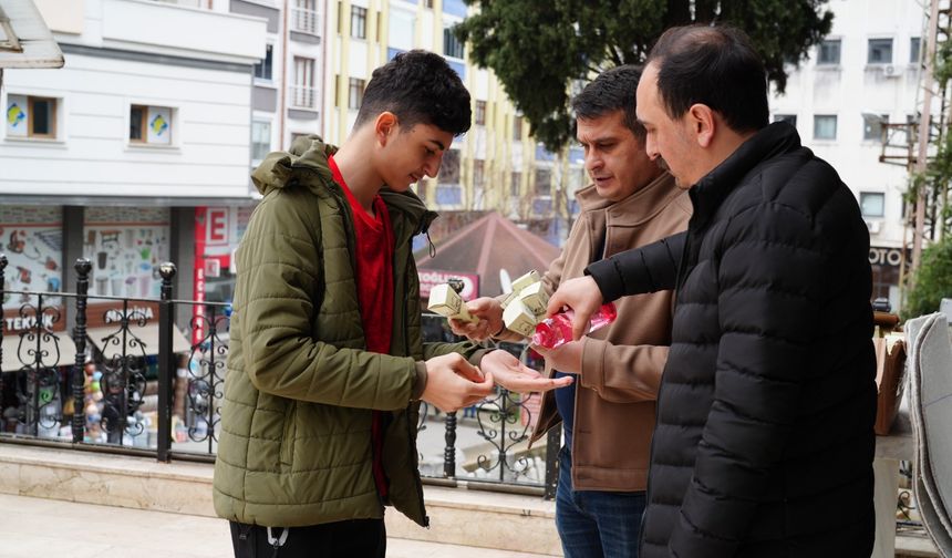 "AKÇAABAT’IN KURTULUŞUNUN 108. YILINDA ŞEHİTLERİMİZ DUALARLA ANILDI"
