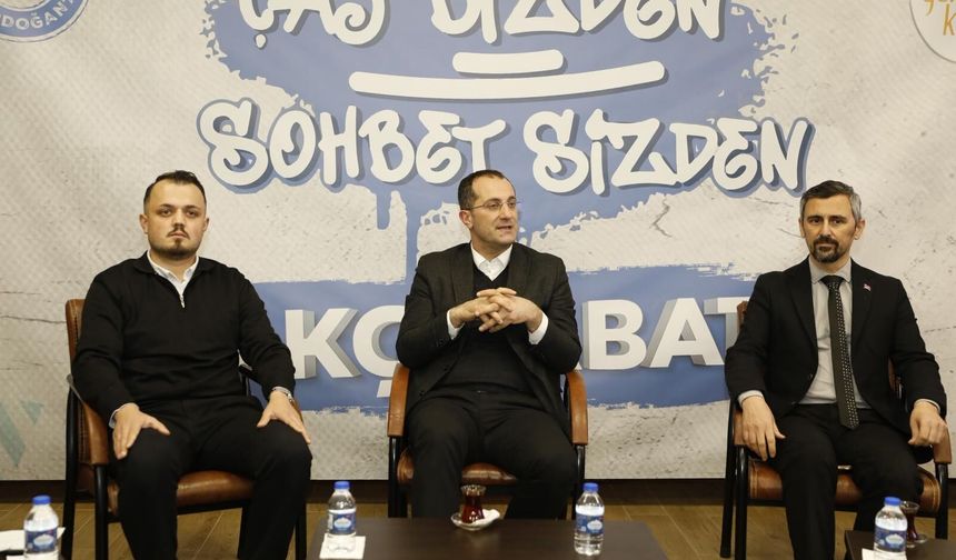 "OSMAN NURİ EKİM AKÇAABAT’TA GENÇLERLE “ÇAY BİZDEN, SOHBET SİZDEN” PROGRAMINDA BULUŞTU"