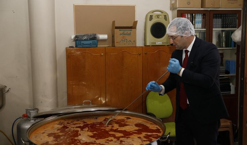 "BAŞKAN EKİM, YAYLACIK’TAKİ İFTAR ÇADIRI VE YEMEKHANEYİ İNCELEDİ"