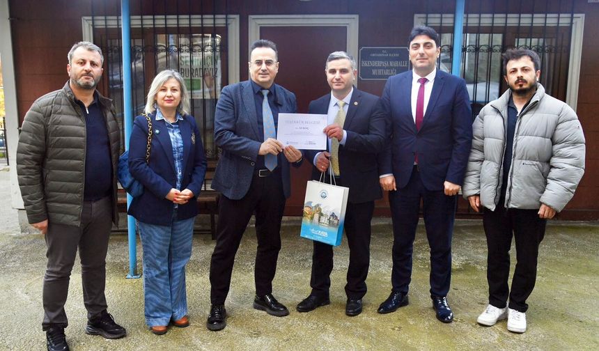 "GERİ DÖNÜŞÜMDE FARKINDALIK OLUŞTURAN MUHTARLARA TEŞEKKÜR BELGESİ VERİLDİ"