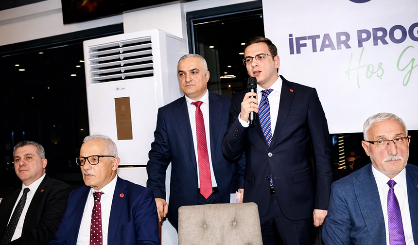 "TRABZON ARTVİNLİLER DERNEĞİNİN İFTAR YEMEĞİ PROGRAMINA YOĞUN BİR KATILIM OLDU"