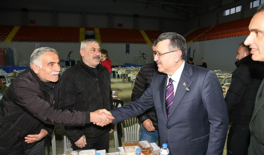 "BÜYÜKŞEHİR RAMAZAN'DA YÜZ BİNLERİ AĞIRLADI"