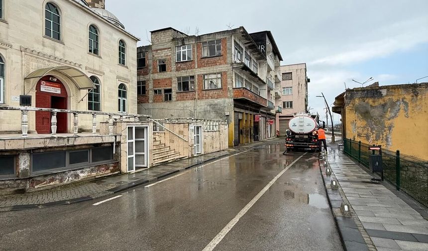 "ARSİN’DE BAYRAM TEMİZLİĞİ"