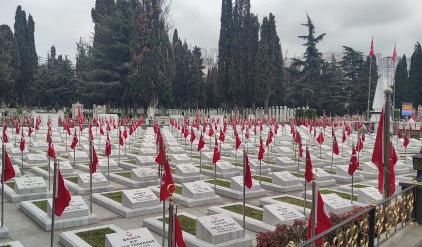 "BÜYÜKŞEHİR MEZARLIKLARI BAYRAMA HAZIRLADI"