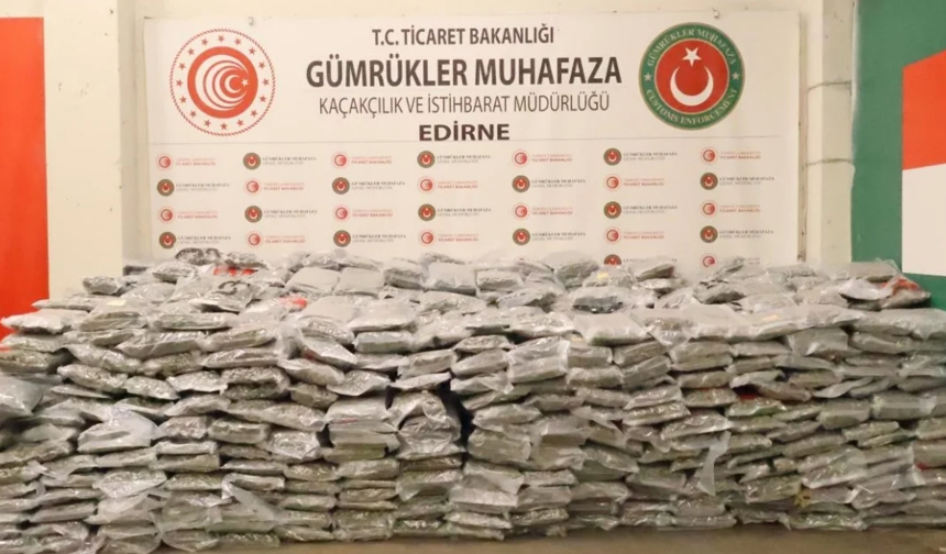 "KAPIKULE’DE 1,4 TON UYUŞTURUCU ELE GEÇİRİLDİ"