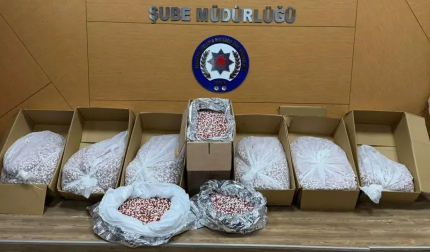"İZMİR’DE 356 BİN UYUŞTURUCU HAP ELE GEÇİRİLDİ"