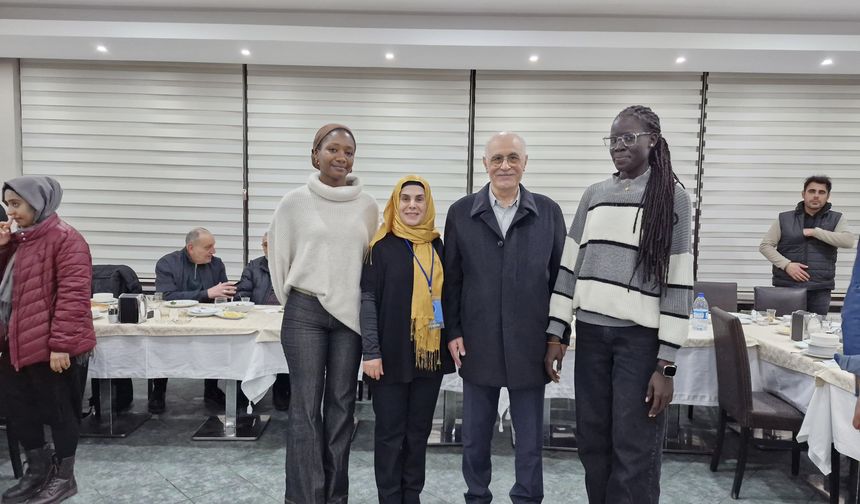 "TRABZON’DA GÖNÜL KÖPRÜLERİ KURULUYOR İLK İFTAR SOFRASI KARAYOLLARI’NDA KURULDU"